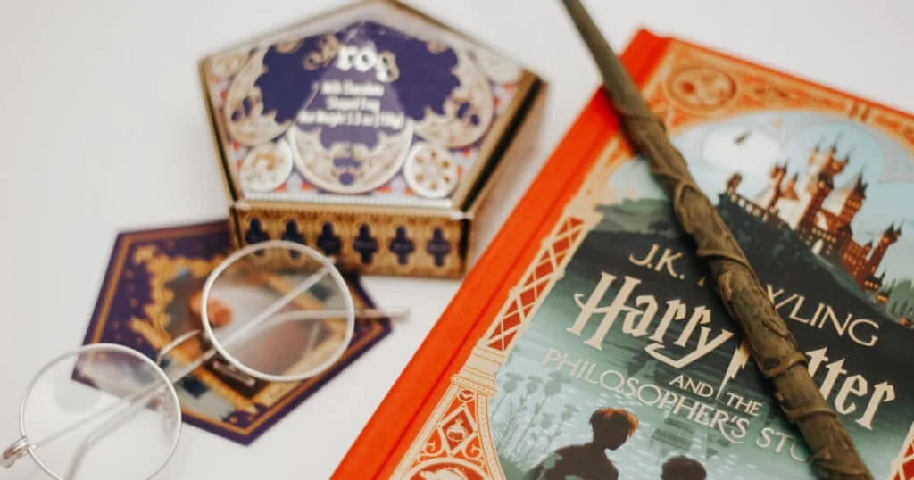 j-k-rowling-harry-potter-and-the-sorcerers-stone-1024x538.jpg
